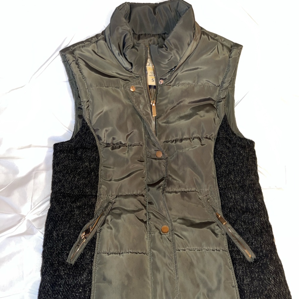 Women’s Green Vest, Size M